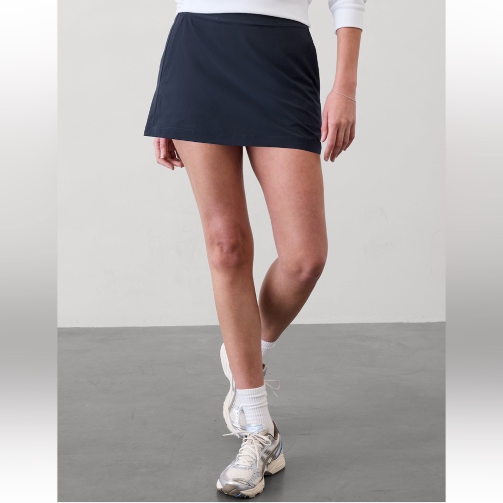 NWT Athleta Brooklyn Mid Rise 13.5" SKORT,‎ Navy, Size 14